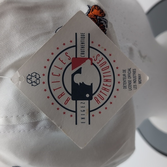 MLB| NWT Vintage MLB Detroit Tigers White Sports Cap Snap Back Blue Brim - Picture 8 of 13